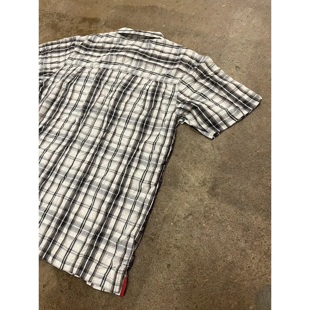 The North Face Shirt Mens Medium Gray Plaid Short Sleeve Button Up‎ Hiking Trail